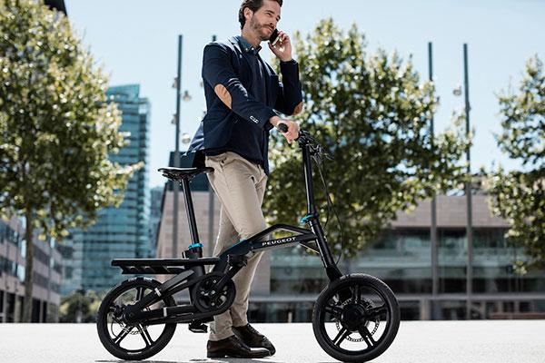 los amantes de los gadgets tienen nuevo juguete la bicicleta elctrica plegable de peugeot llega a espaa los amantes de los gadgets tienen nuevo juguete la bicicleta electrica plegable de peugeot llega a espana