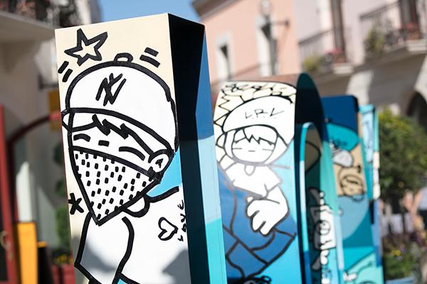 el estilo urban pop art llega a la roca village de la mano del artistia tv boy el estilo urban pop art llega a la roca village de la mano del artistia tv boy