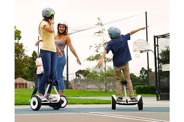 razor y segway llenan de adrenalina el andorra shopping festival con sus circuitos sobre ruedas para toda la familia razor y segway llenan de adrenalina el andorra shopping festival con sus circuitos sobre ruedas para toda la familia