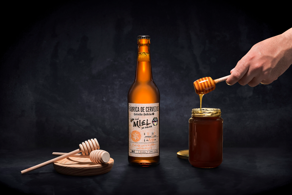 la miel de las abejas gallegas ahora en las cervezas de estrella galicia la miel de las abejas gallegas ahora en las cervezas de estrella galicia