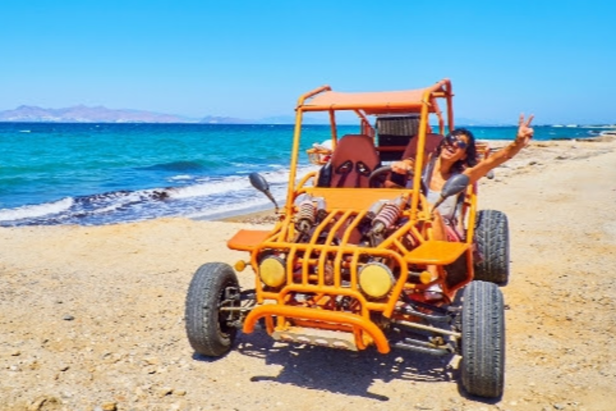 recorrer ibiza con el pelo al viento y en beach buggy recorrer ibiza con el pelo al viento y en beach buggy