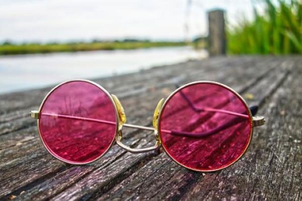la importancia de tus gafas de sol la importancia de tus gafas de sol