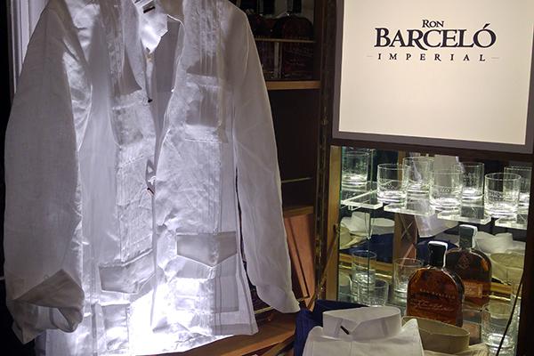 baruc lsquovistersquo con su guayabera una edicioacuten limitada de ron barceloacute imperial baruc lsquovistersquo con su guayabera una edicioacuten limitada de ron barceloacute imperial