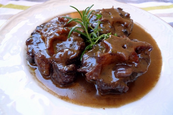 celebra san isidro con diferentes propuestas de guisos de rabo de toro celebra san isidro con diferentes propuestas de guisos de rabo de toro