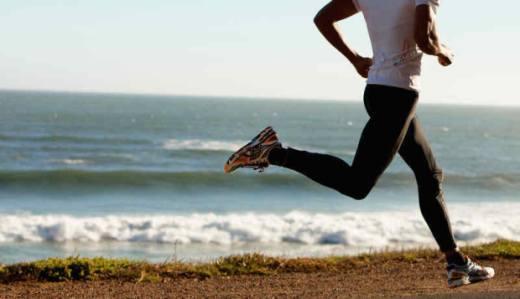 consejos expertos para los que practican running en la playa consejos expertos para los que practican running en la playa