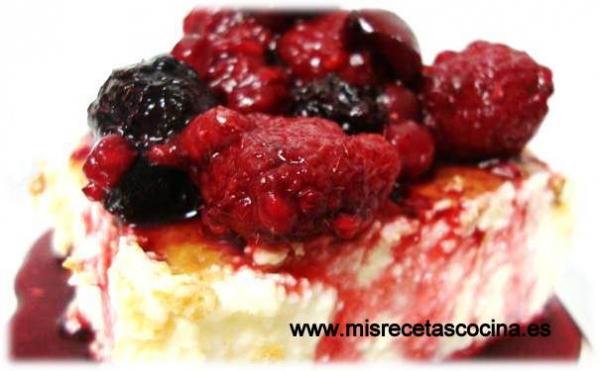 gofres con queso y frutos rojos gofres con queso y frutos rojos