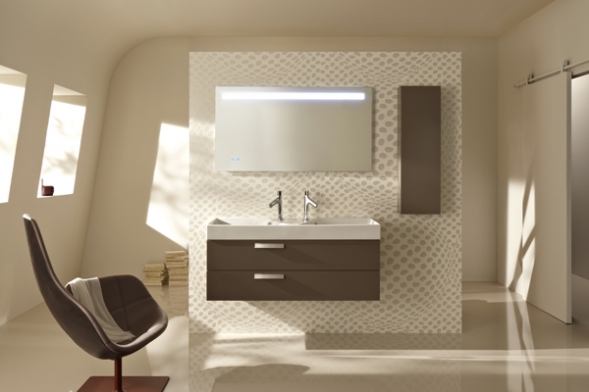 ErgonomÃa en la bañera y lÃneas suaves y modernas de griferÃa ...