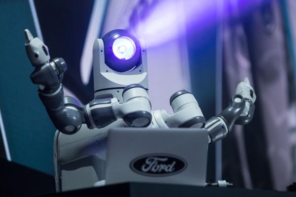 un robot que hace de dj un robot que hace de dj
