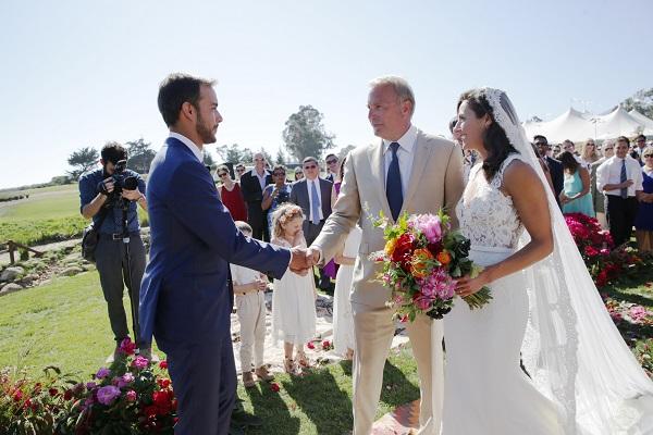 pronovias viste a annie costner en su bodanbsp pronovias viste a annie costner en su bodanbsp