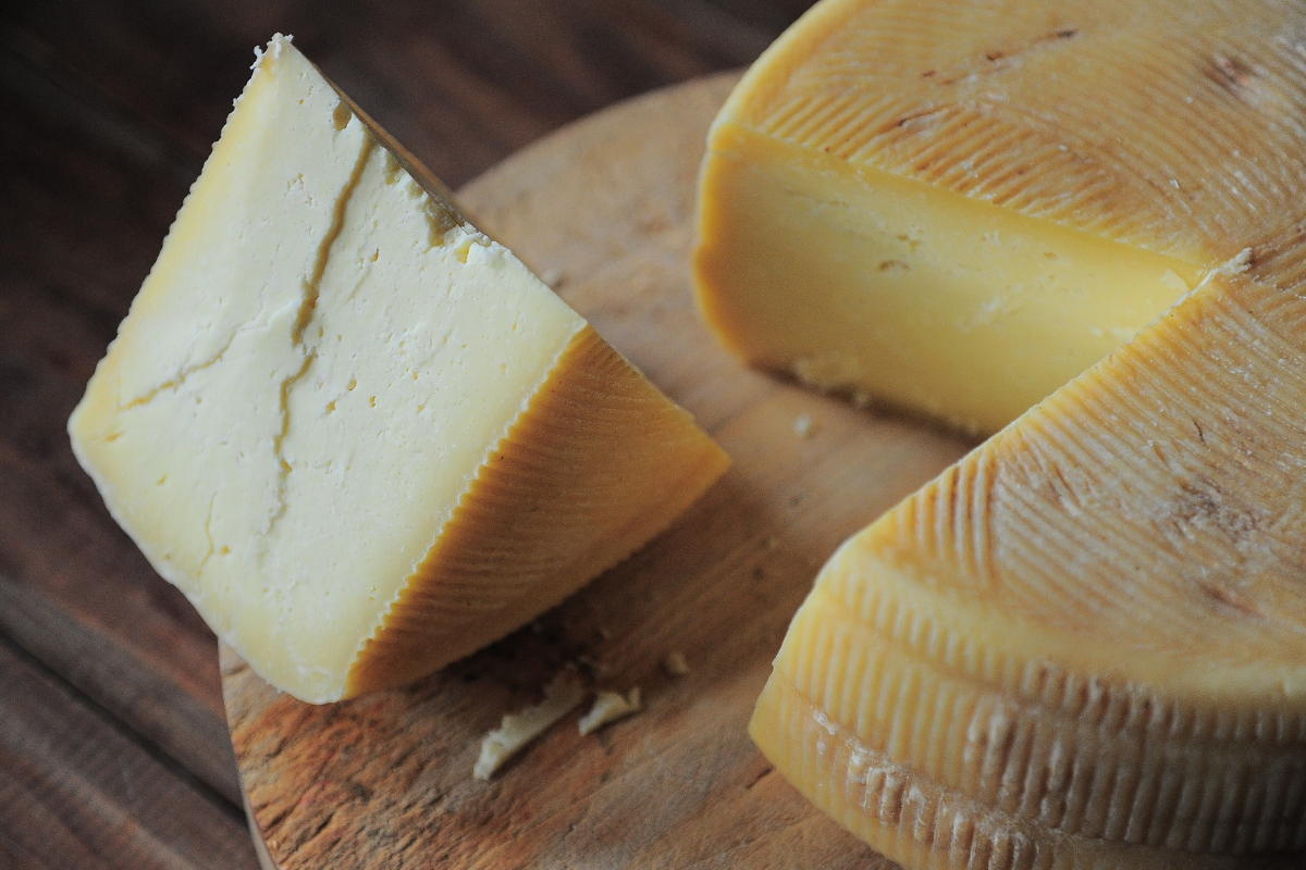 diferencias-entre-un-queso-manchego-con-denominacion-de-origen-y-otro diferencias-entre-un-queso-manchego-con-denominacion-de-origen-y-otro