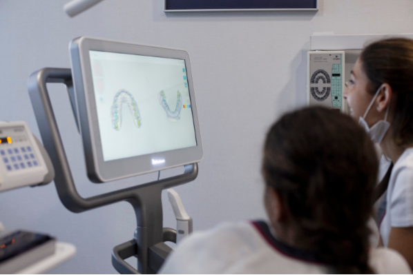 escaner-dental-permite-hacer-una-imagen-exacta-de-la-dentadura escaner-dental-permite-hacer-una-imagen-exacta-de-la-dentadura
