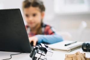 10-consejos-para-teletrabajar-con-ninos-y-no-morir-en-el-intento 10-consejos-para-teletrabajar-con-ninos-y-no-morir-en-el-intento