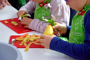cocinar-con-ninos-una-experiencia-de-aprendizaje-divertida-y-saludab cocinar-con-ninos-una-experiencia-de-aprendizaje-divertida-y-saludab