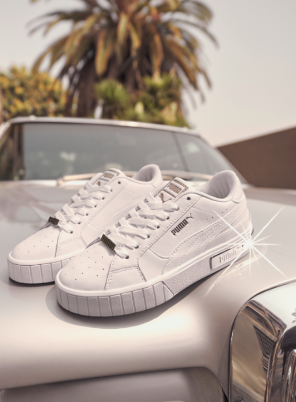 selena-gomez-se-calza-las-nuevas-zapas-de-puma