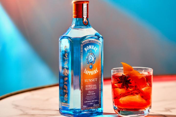 prepara-los-mejores-cocteles-del-verano-con-bombay-sapphire-sunset