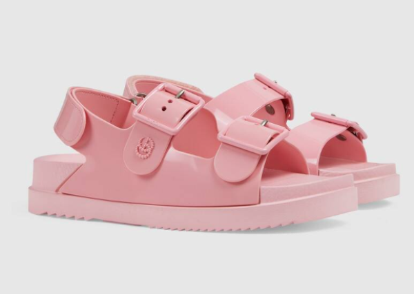 5-chanclas-de-lujo-para-no-perder-el-glamour-en-la-piscina