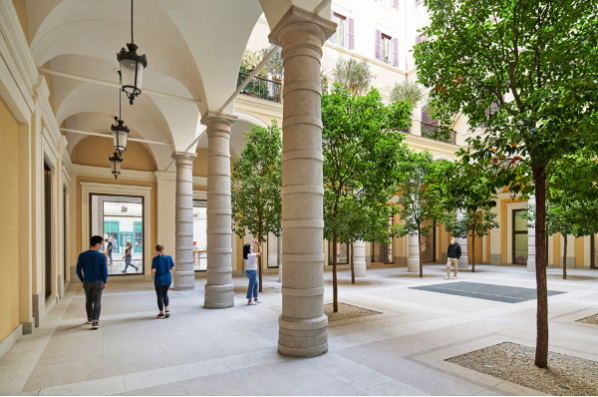 esta-es-la-impresionante-tienda-de-apple-que-acaba-de-abrir-en-roma