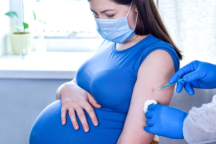 vacuna-covid19-embarazo-y-falsos-bulos-lo-que-dice-la-ciencia