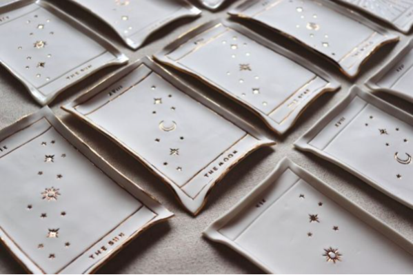 el-tarot-de-la-artista-lauren-rundquist-es-oro-puro
