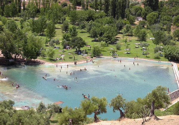 las-8-playas-de-interior-donde-es-posible-nadar-relajarse-y-practicar