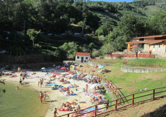 las-8-playas-de-interior-donde-es-posible-nadar-relajarse-y-practicar