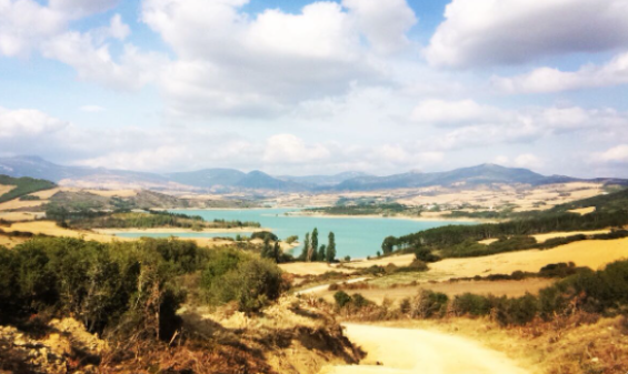 las-8-playas-de-interior-donde-es-posible-nadar-relajarse-y-practicar