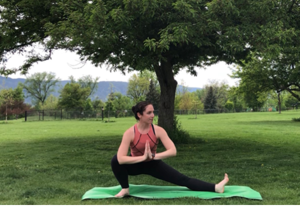 5-posturas-de-yoga-para-fortalecer-gluteos