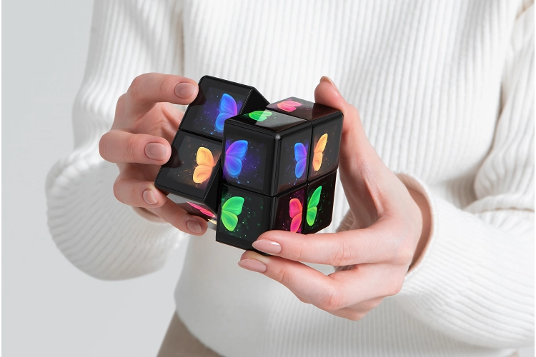el-cubo-de-rubik-evoluciona-y-se-transforma-en-un-trebejo-interactivo