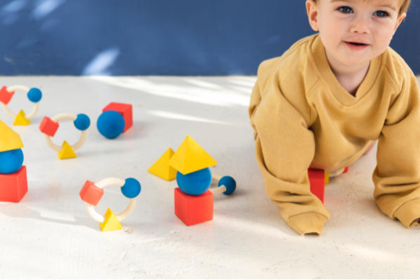 4-juguetes-sostenibles-para-iniciarse-en-la-educacion-montessori