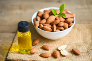 Aplicaciones del aceite de almendra para estar m&aacute;s bella | esVivir