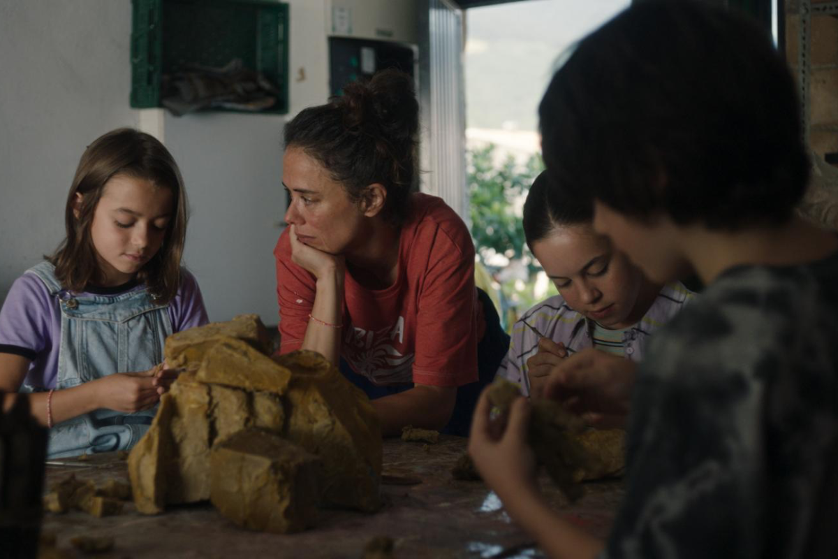 El cine español celebra los Goya con mayor representación femenina de ...